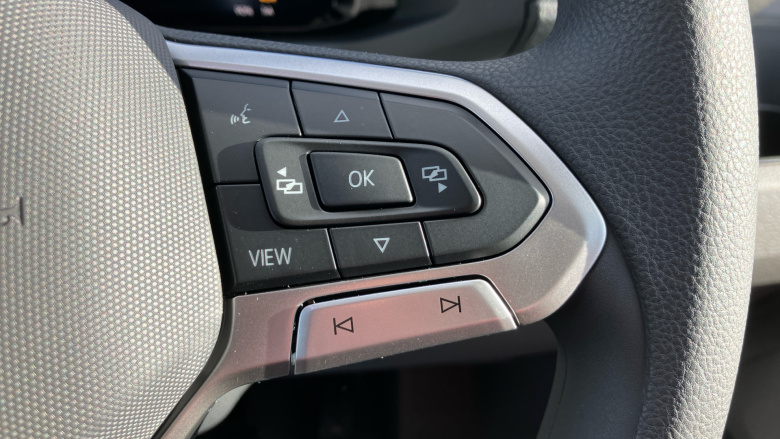 Volkswagen Crafter Cr35 Mwb Diesel Fwd 2.0 TDI 140PS Commerce Plus High Roof Van